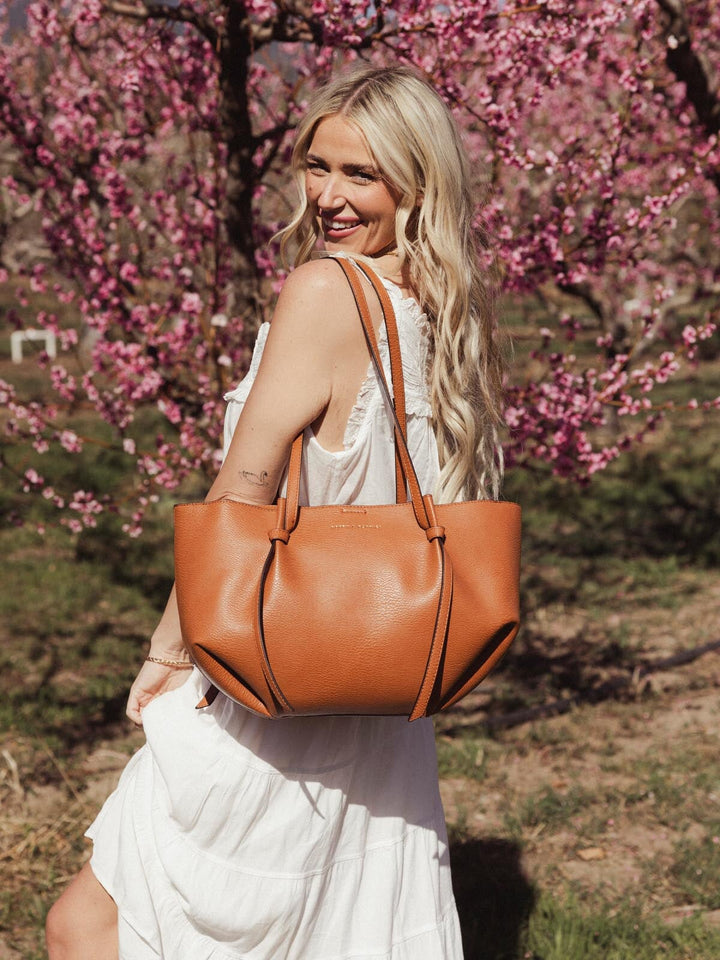 Etta Tote Cognac
