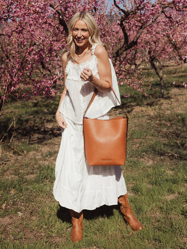 The Bucket Bag Cognac