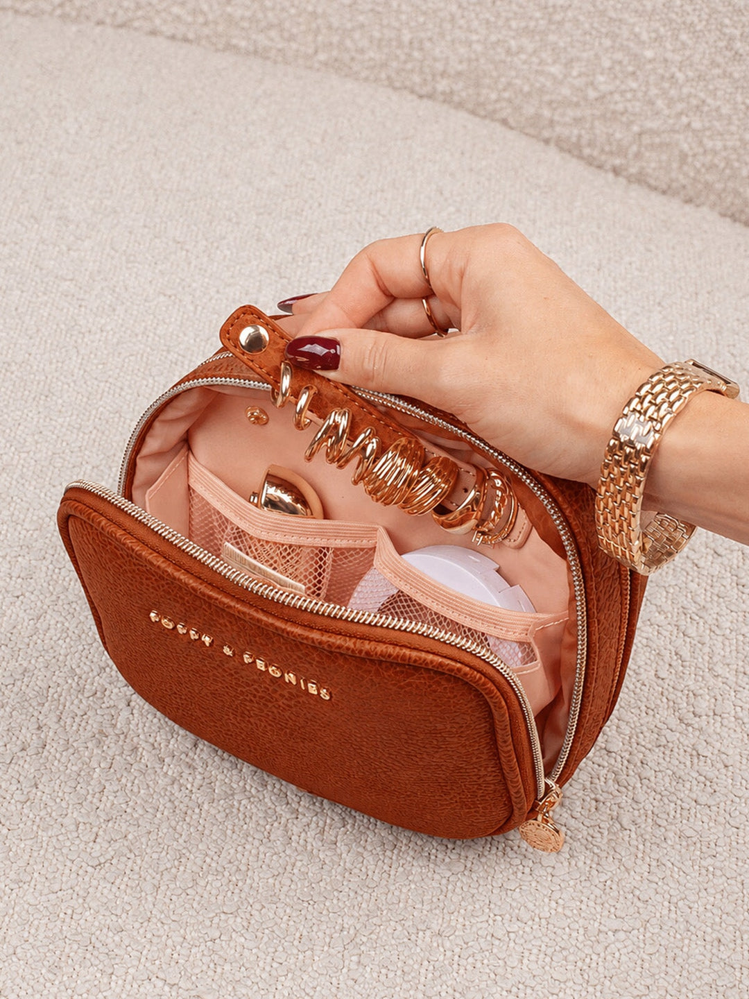 Pretty Connected Case Chestnut