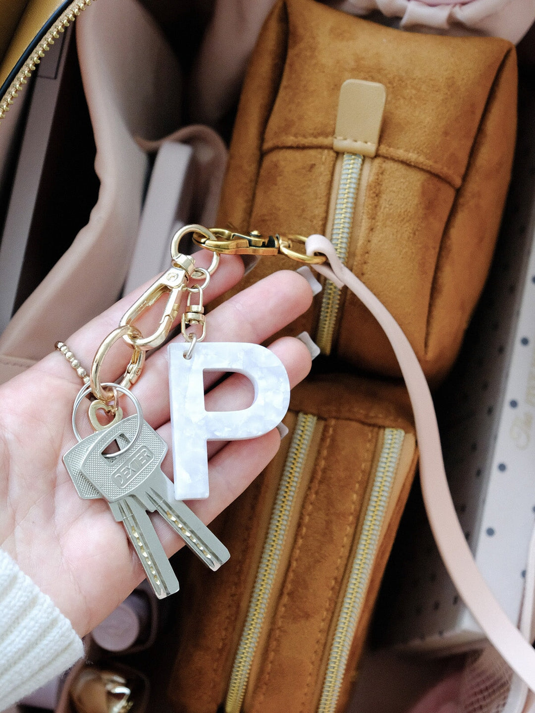 Avenue Tote Cognac Suede