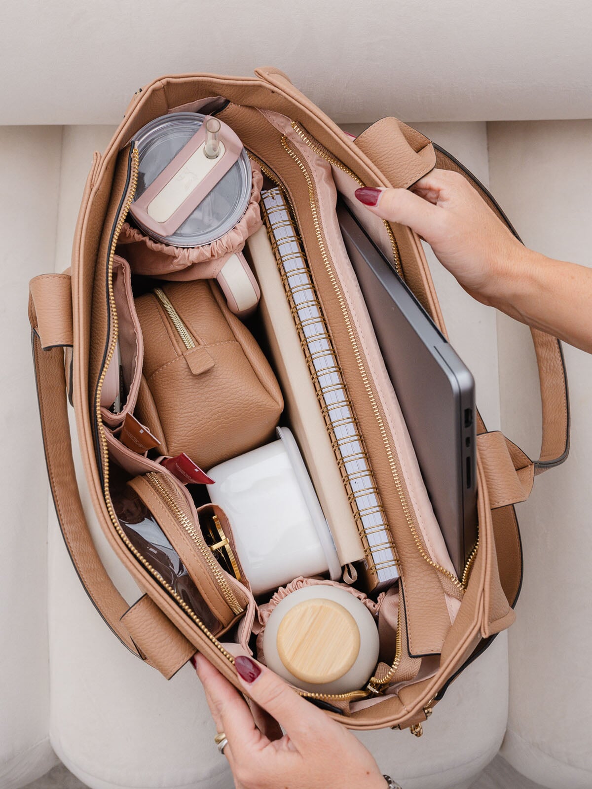 Multitasker Tote Mocha Mousse | Poppy and Peonies – Poppy & Peonies