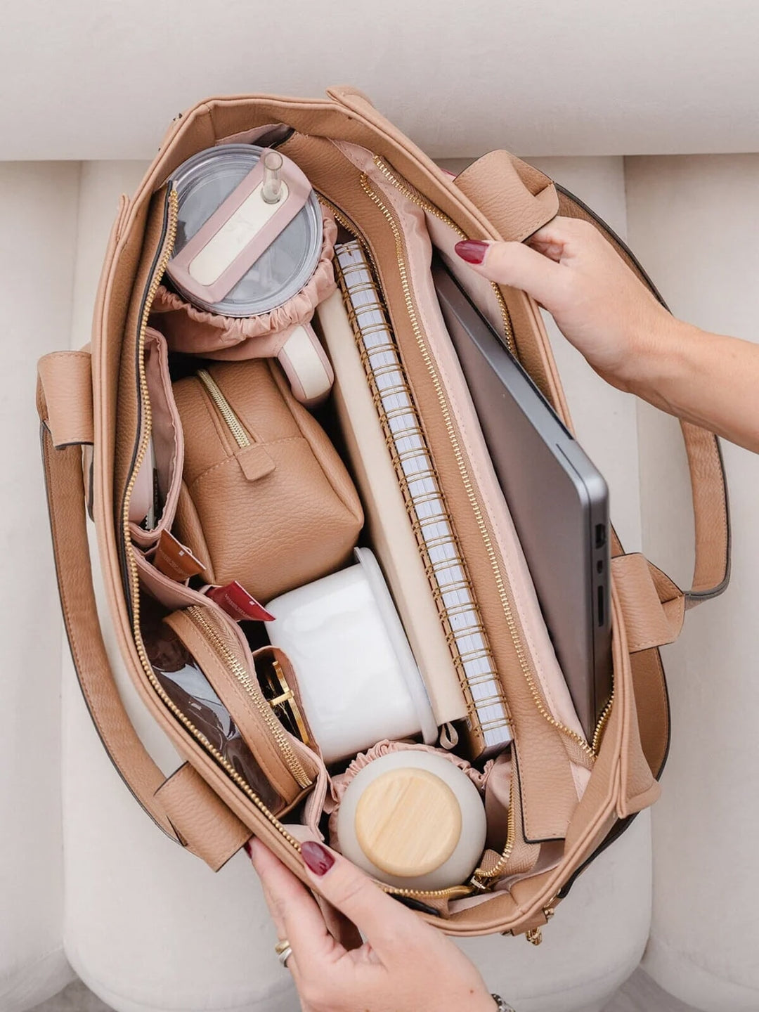 Multitasker Taupe