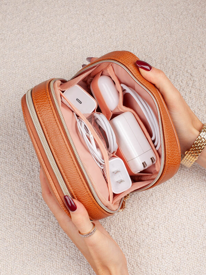Pretty Connected Case Cognac