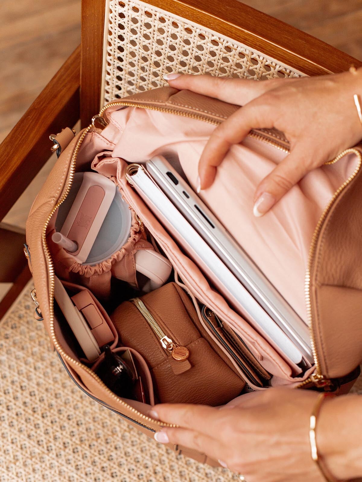 Commuter Backpack Mocha Mousse | Poppy & Peonies