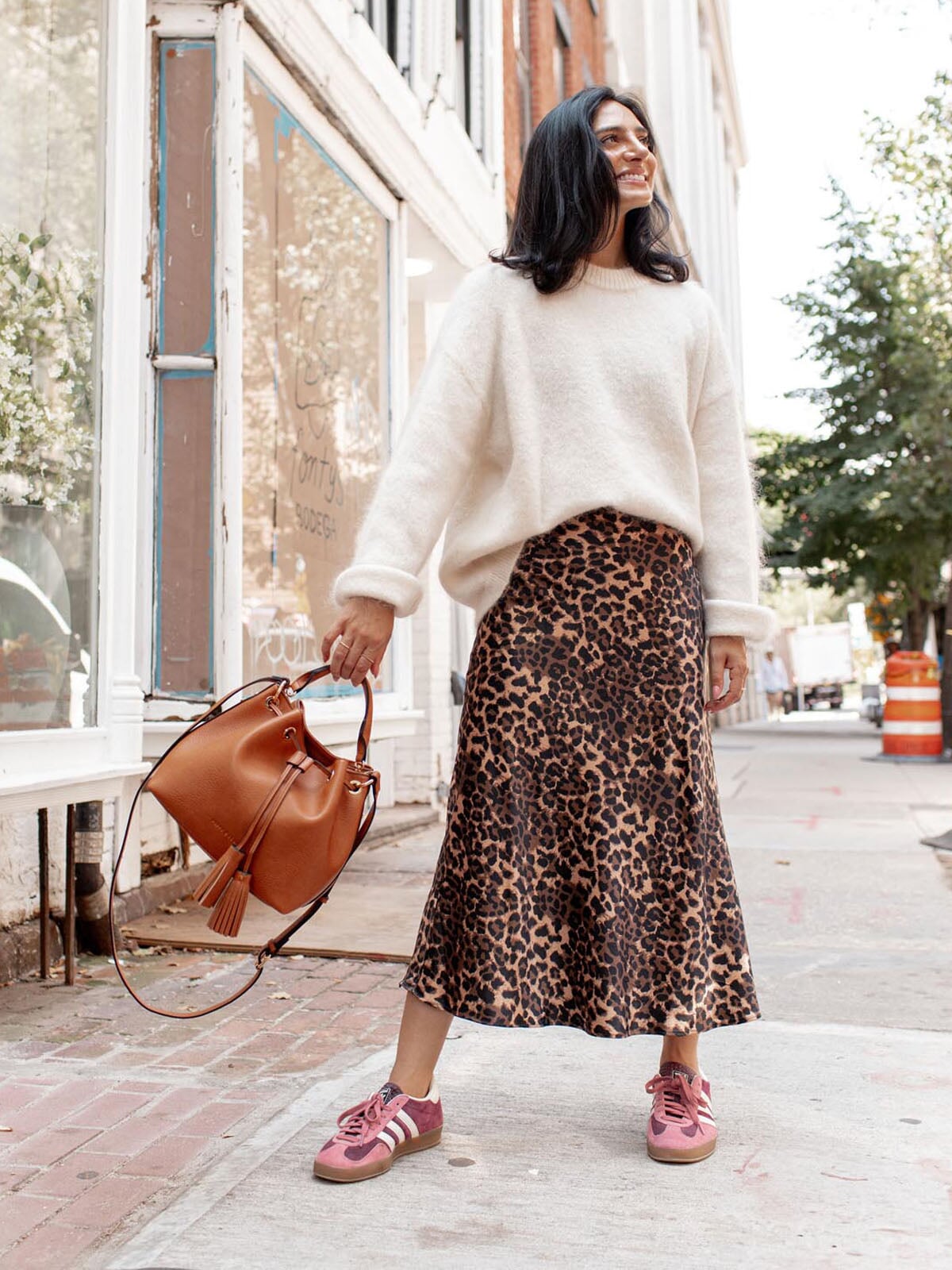 Pulled Together Bucket Bag Cognac | Poppy and Peonies Pulled Together Bucket Bag Cognac | Poppy and Peonies
