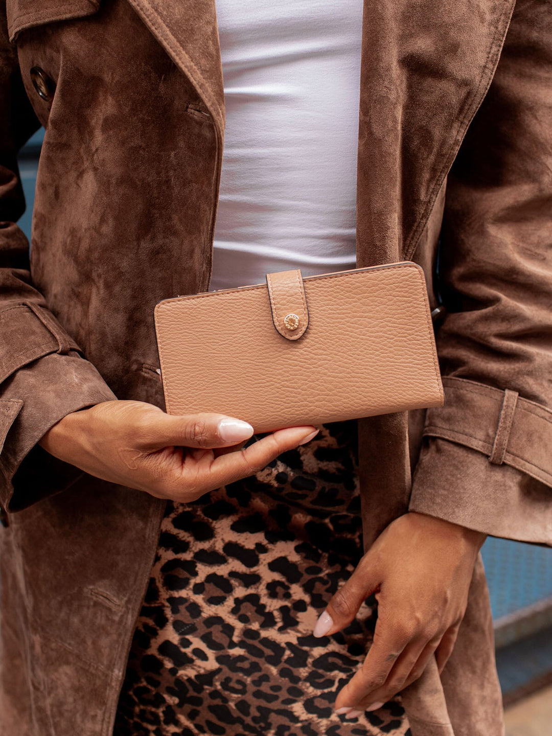 Go Anywhere Wallet Mocha Mousse