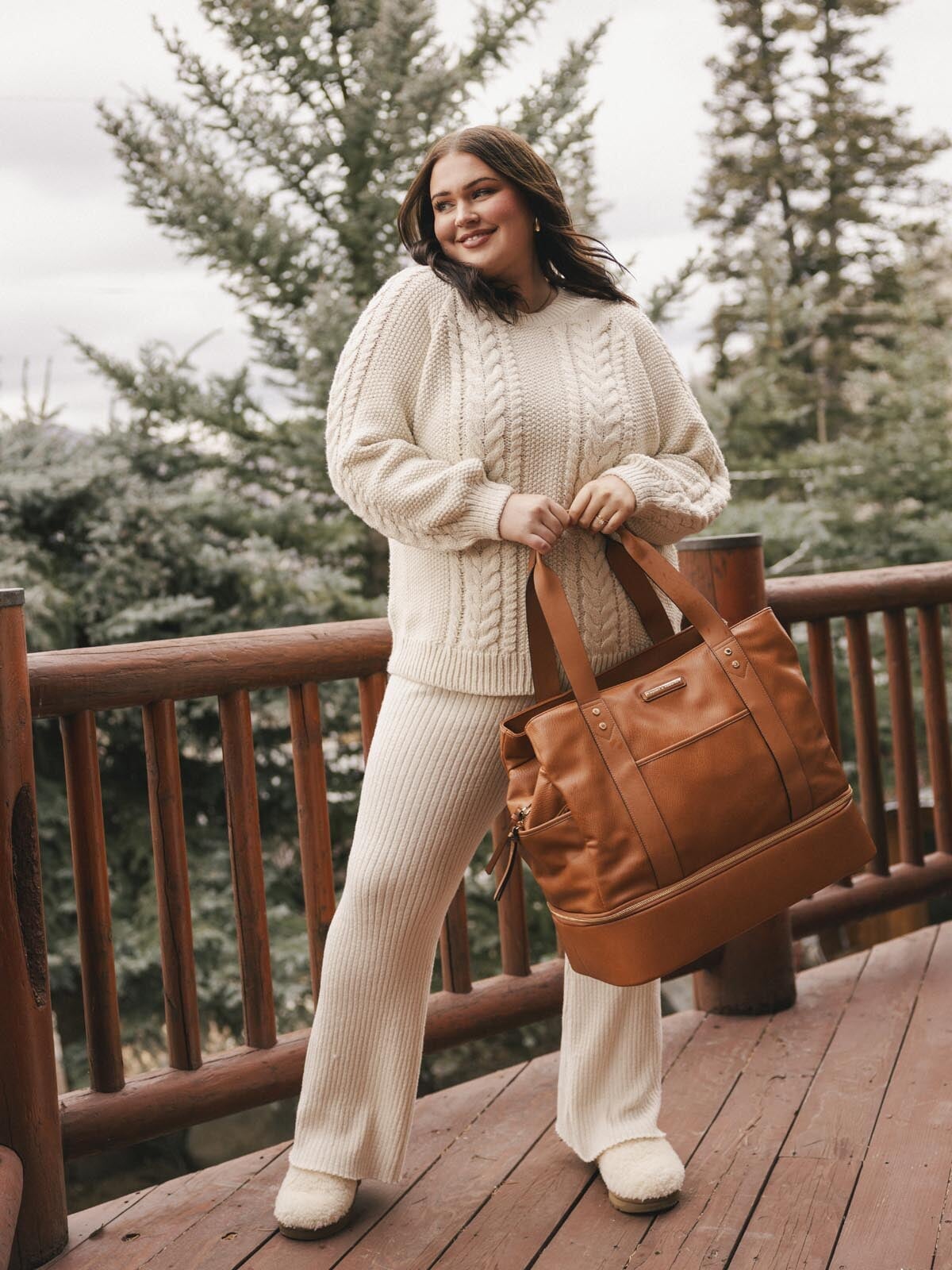 Voyager Chestnut | Poppy and Peonies – Poppy & Peonies