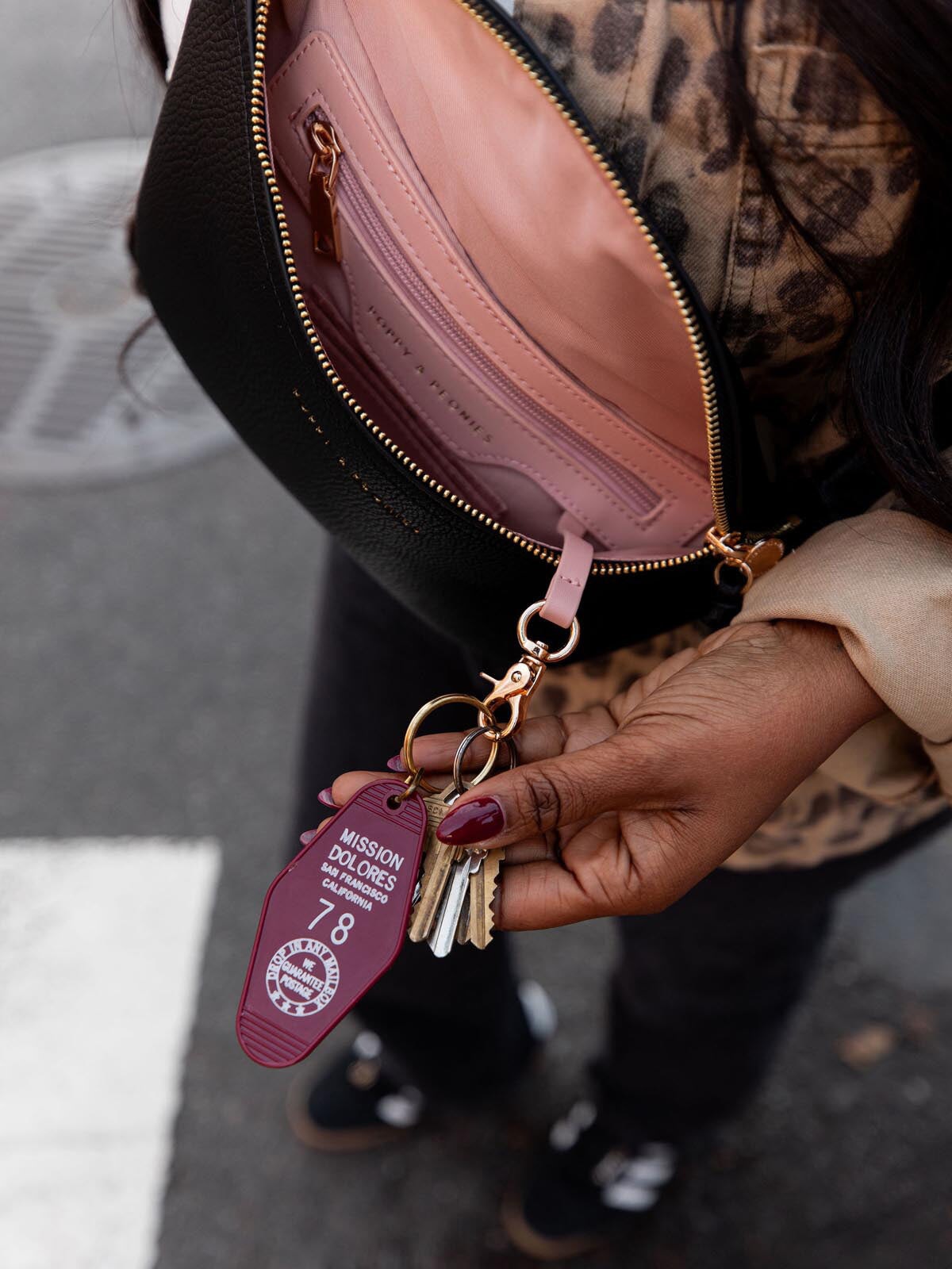 The Sidekick Black | Poppy and Peonies – Poppy & Peonies