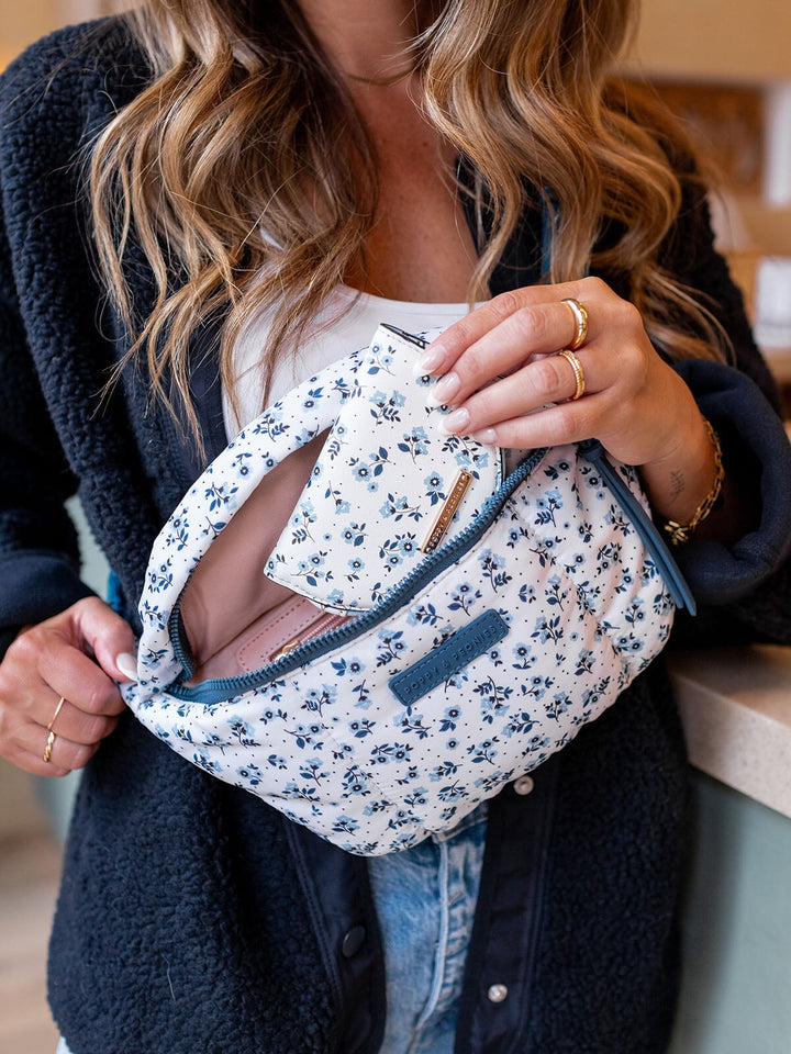 The Sidekick Nylon Blue Floral
